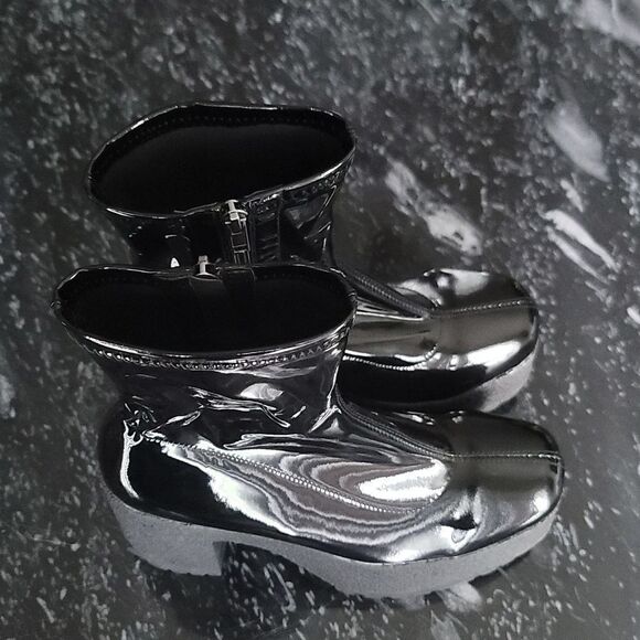 BRAND NEW LAMODA WOMEN'S OUTLAST PATENT BLOCK HEEL ANKLE BOOTS - Picture 6 of 12